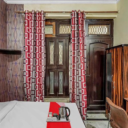 Oyo Flagship 70209 Alpha One Hotel Greater Noida Buitenkant foto
