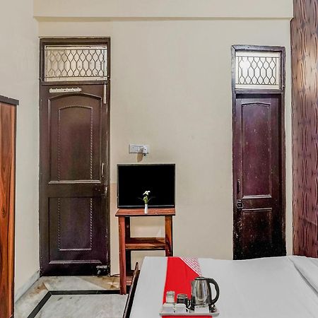 Oyo Flagship 70209 Alpha One Hotel Greater Noida Buitenkant foto