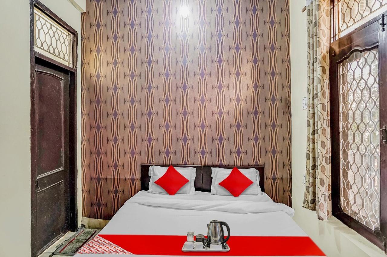Oyo Flagship 70209 Alpha One Hotel Greater Noida Buitenkant foto
