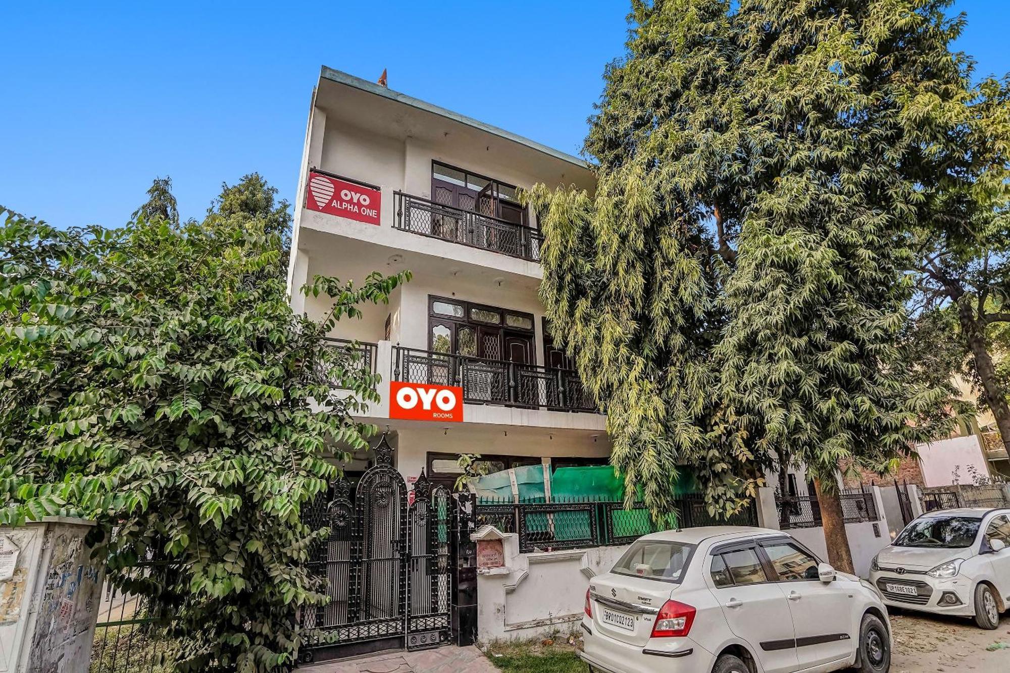 Oyo Flagship 70209 Alpha One Hotel Greater Noida Buitenkant foto