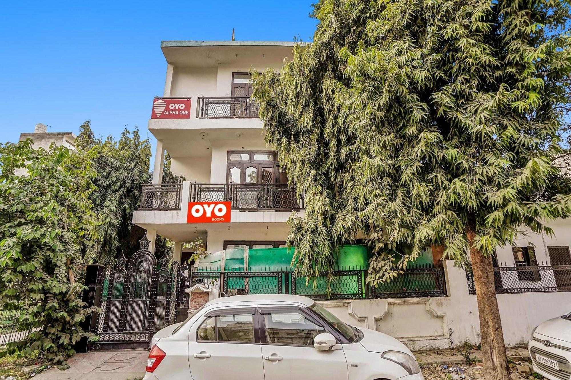 Oyo Flagship 70209 Alpha One Hotel Greater Noida Buitenkant foto